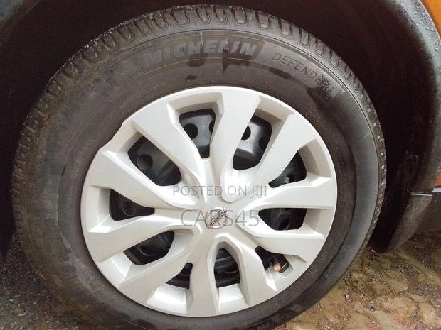 Nissan Rogue 2017 Orange