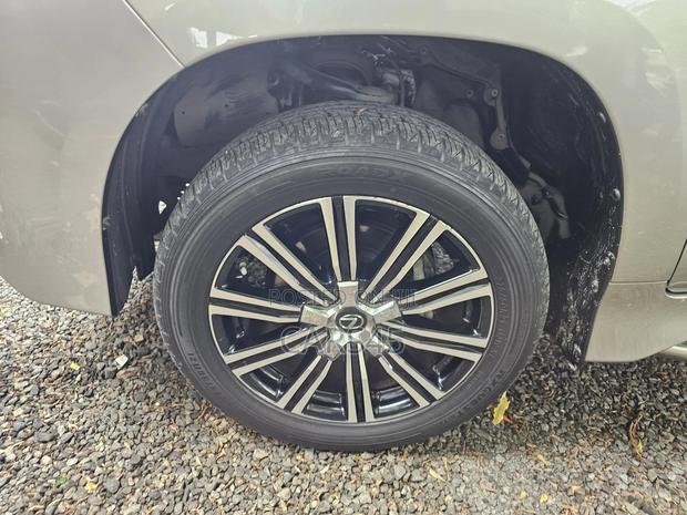 Lexus LX 2020 Silver