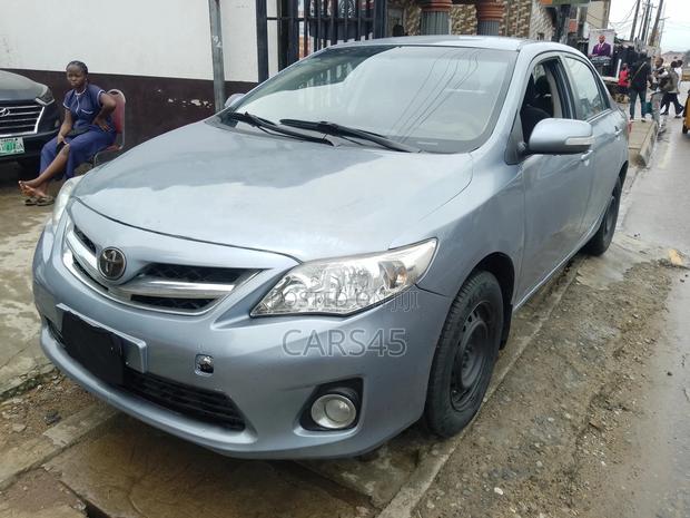Toyota Corolla 2012 Blue