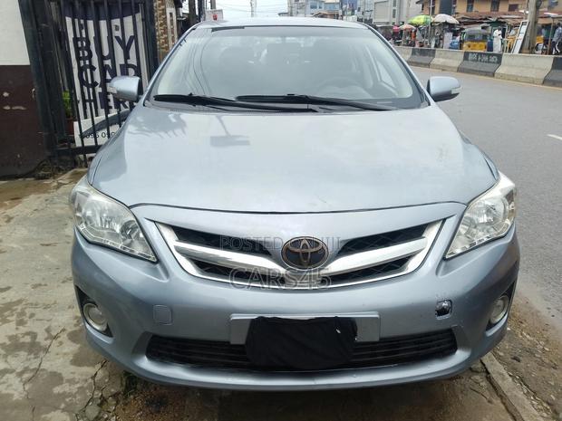 Toyota Corolla 2012 Blue