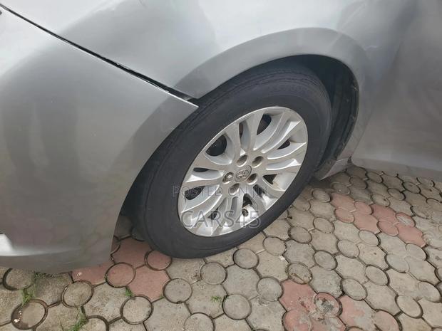 Toyota Sienna 2014 Silver