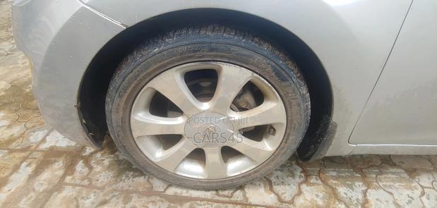 Hyundai Elantra 2012 Silver