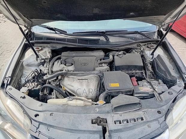 Toyota Camry SE 4dr Sedan (2.5L 4cyl 6A) 2015 Silver