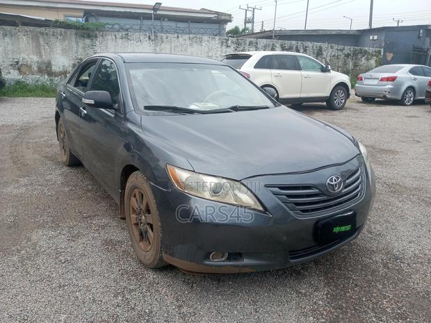 Toyota Camry 2009 Gray