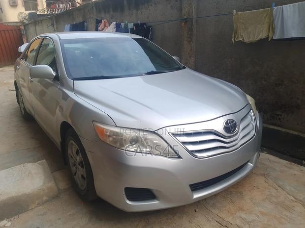Toyota Camry 2010 Silver