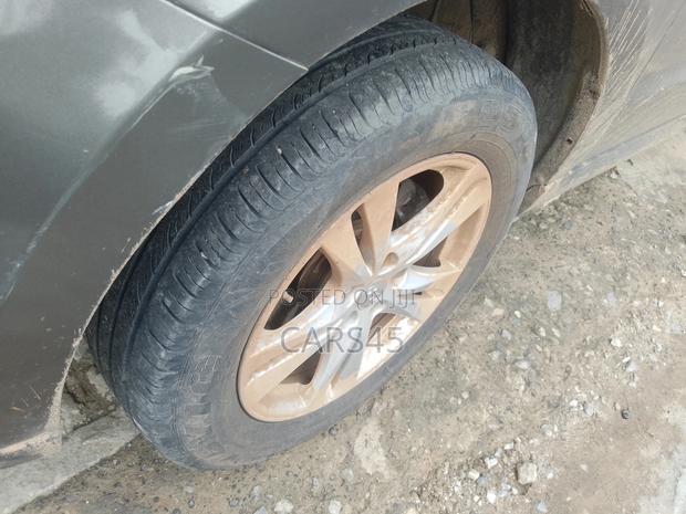 Hyundai Santa Fe 2011 Gray