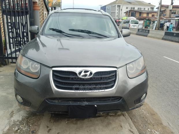 Hyundai Santa Fe 2011 Gray