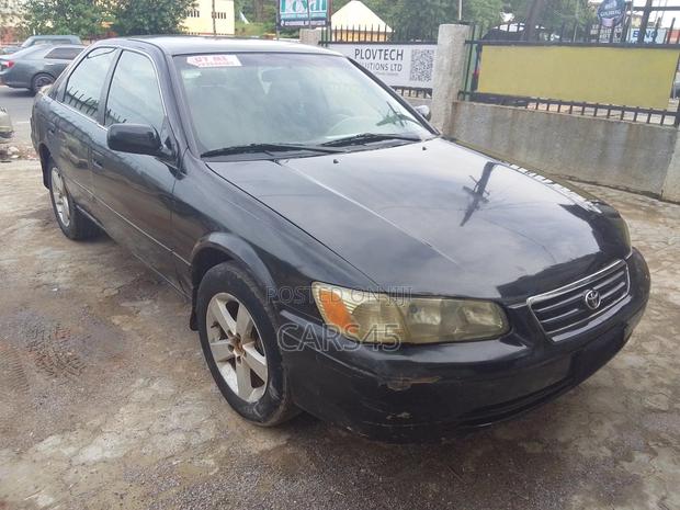 Toyota Camry 1999 Gray