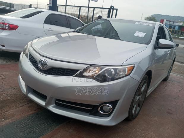 Toyota Camry 2014 Silver
