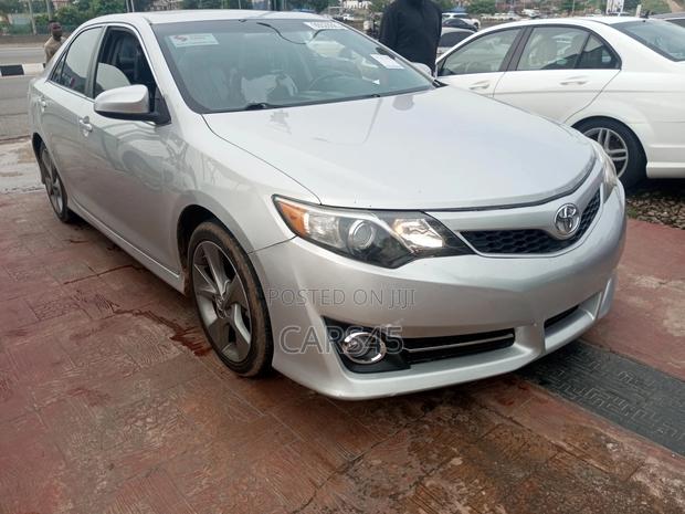 Toyota Camry 2014 Silver