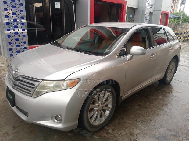 Toyota Venza 2011 Silver