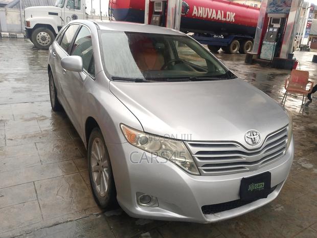 Toyota Venza 2011 Silver