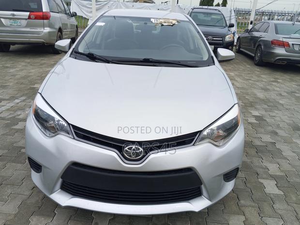 Toyota Corolla LE Premium 4dr Sedan (1.8L 4cyl CVT) 2016 Silver