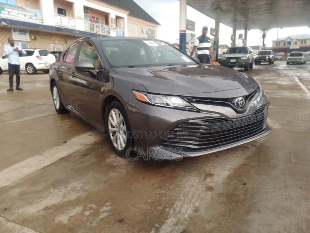 Toyota Camry 2020 Gray