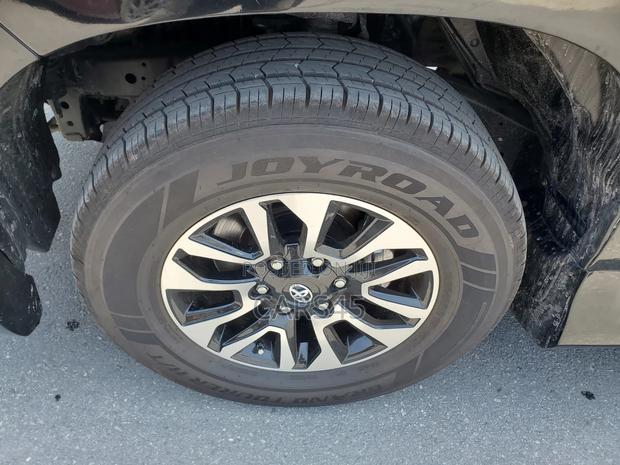 Toyota Land Cruiser Prado 2016 Black