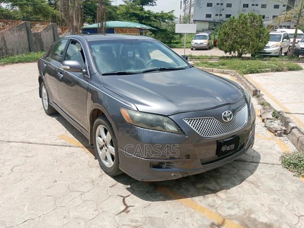 Toyota Camry 2009 Gray