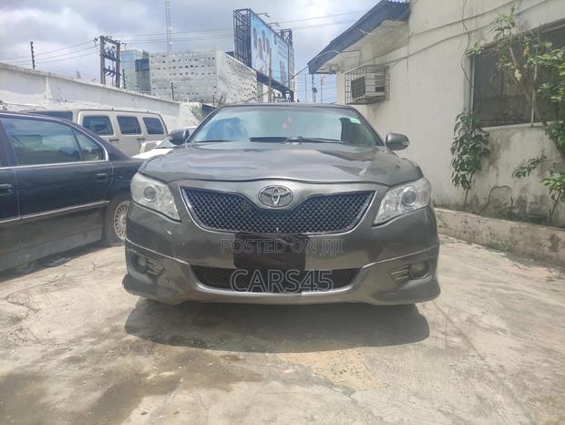 Toyota Camry 2009 Gray