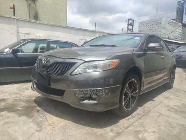 Toyota Camry 2009 Gray