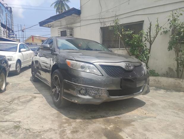 Toyota Camry 2009 Gray