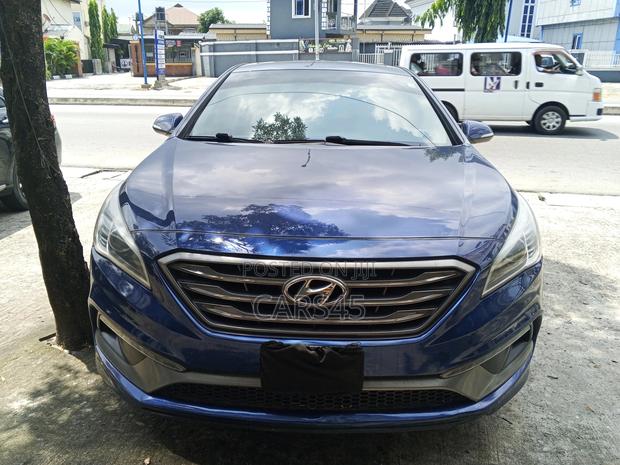 Hyundai Sonata Base Sedan FWD (2.4L 4cyl 6A) 2017 Blue
