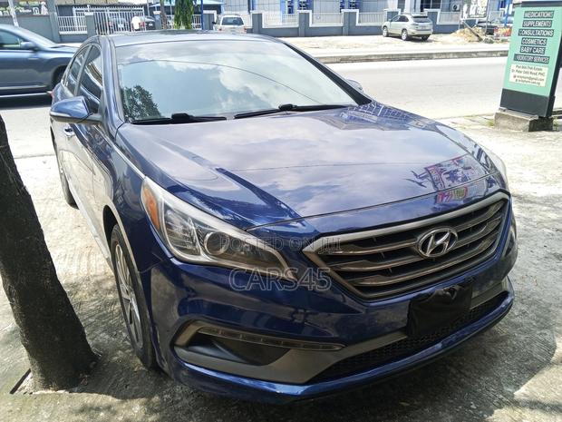 Hyundai Sonata Base Sedan FWD (2.4L 4cyl 6A) 2017 Blue
