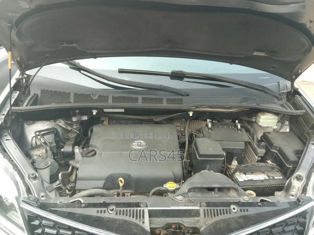 Toyota Sienna 2015 Gray
