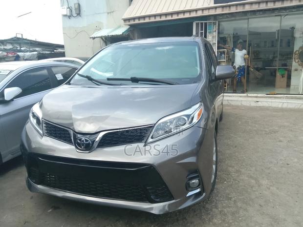 Toyota Sienna 2015 Gray