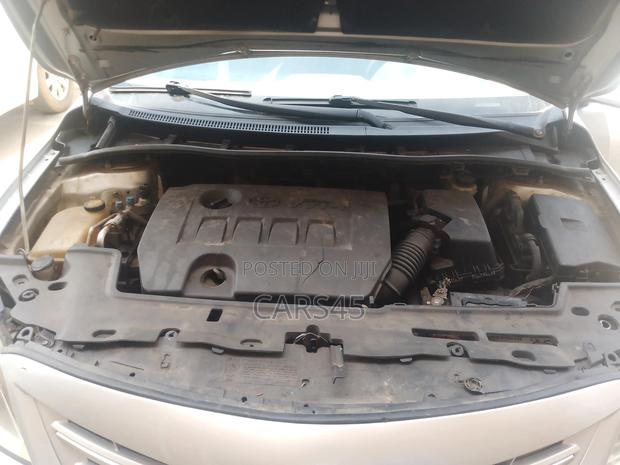 Toyota Corolla 2010 Silver