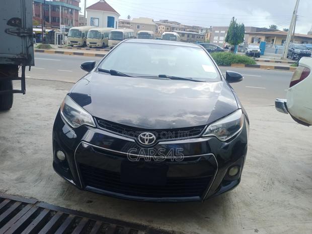 Toyota Corolla 2015 Black