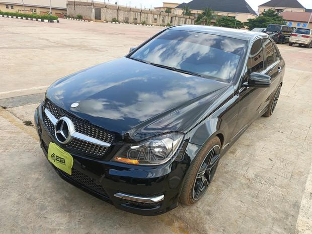 Mercedes-Benz C300 2012 Black