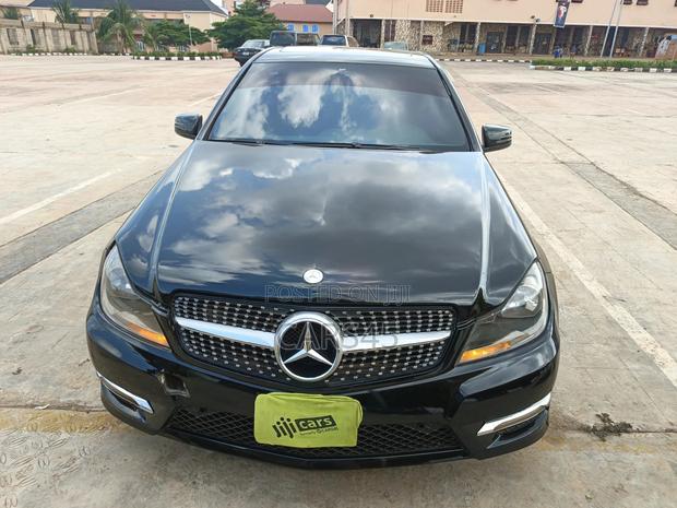 Mercedes-Benz C300 2012 Black