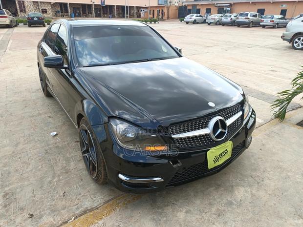Mercedes-Benz C300 2012 Black