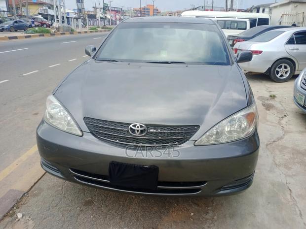 Toyota Camry 2002 Gray