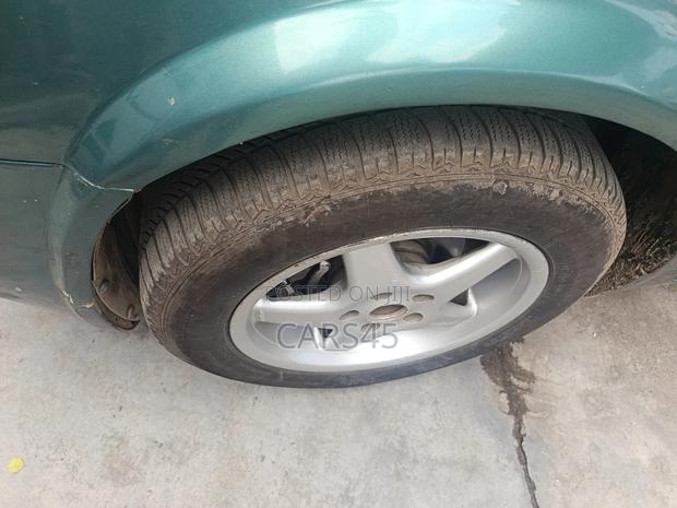 Nissan Primera 2002 Green