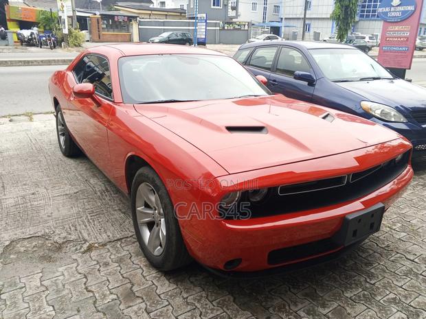 Dodge Challenger SXT RWD 2017 Red