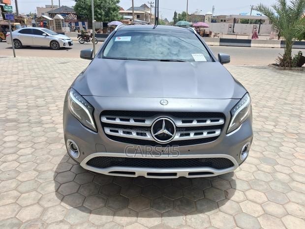 Mercedes-Benz GLA 250 2015 Gray
