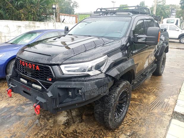 Toyota Hilux 2021 Black