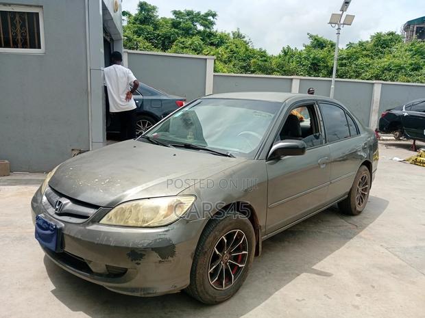 Honda Civic 2004 Gray
