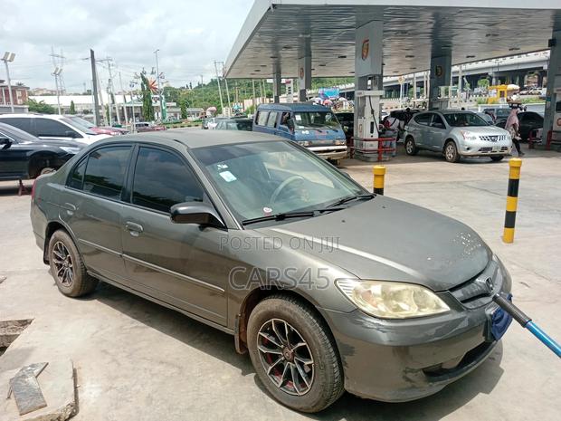 Honda Civic 2004 Gray
