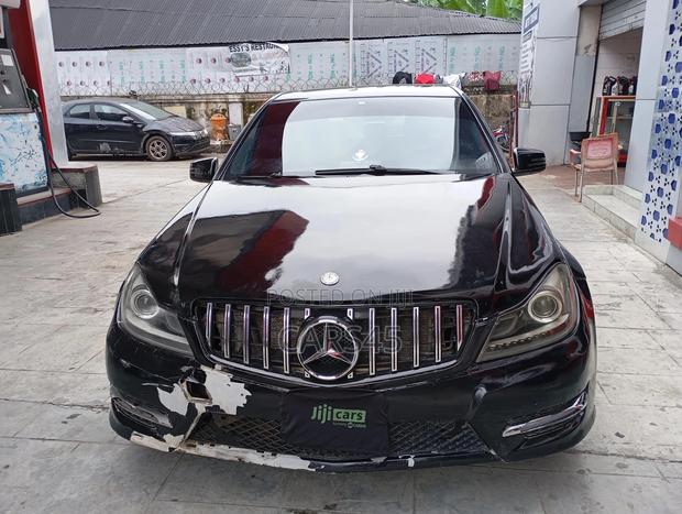 Mercedes-Benz C300 2009 Black