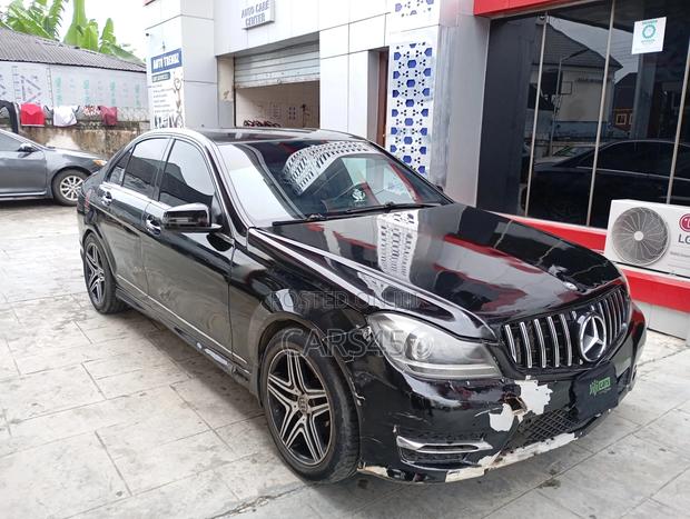 Mercedes-Benz C300 2009 Black