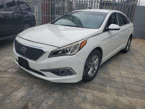 Hyundai Sonata Base Sedan FWD (2.4L 4cyl 6A) 2016 White