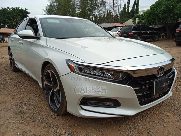 Honda Accord 2018 White