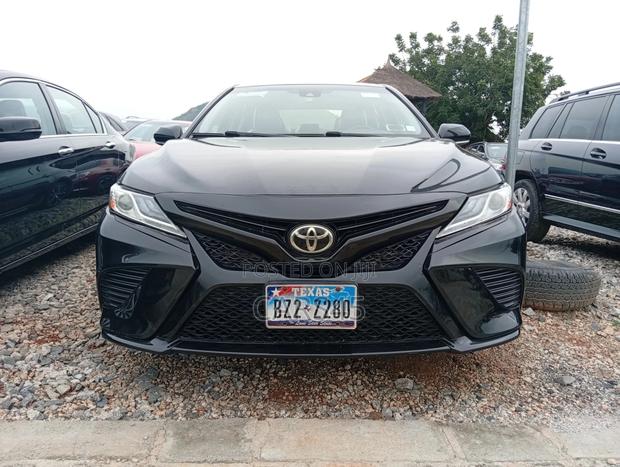 Toyota Camry 2018 Black