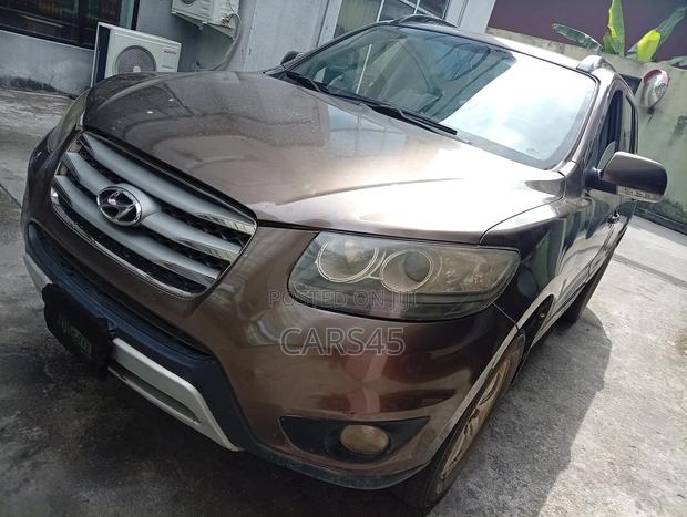 Hyundai Santa Fe 2012 Brown