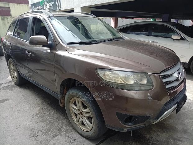 Hyundai Santa Fe 2012 Brown