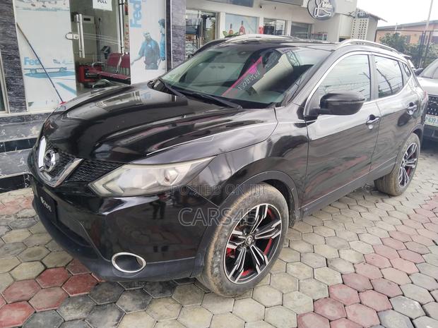 Nissan Qashqai 2015 Black