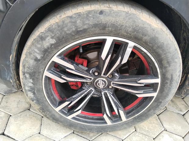 Nissan Qashqai 2015 Black