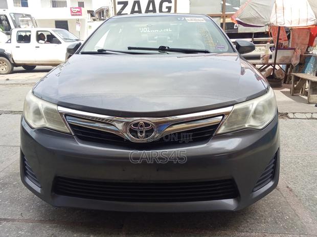 Toyota Camry 2014 Gray