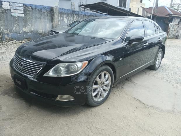 Lexus LX 470 Sport Utility 2007 Black